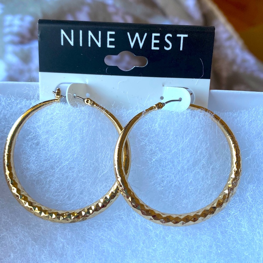 Nine West Gold hoops NWT